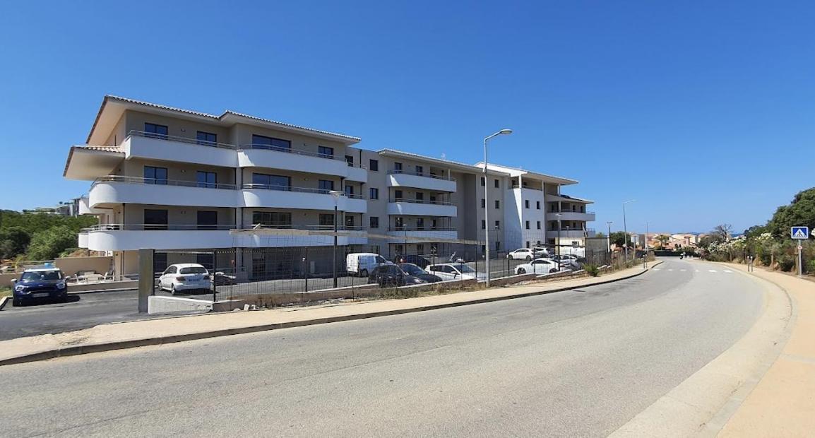Agosta Porticcio - Plage A 200M - T2 Neuf Entre Mer & Maquis - Barbecue- Res Fiore Di Maghja - Parking - Wifi - 4 Pers Les Hameaux de Porticcio Exterior photo